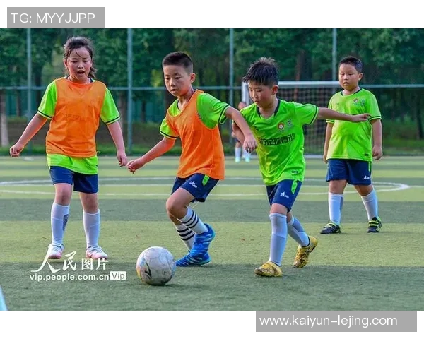 快乐踢球歌谣小朋友们一起欢唱足球的乐趣与梦想 快乐踢球歌谣小朋友们一起欢唱足球的乐趣与梦想